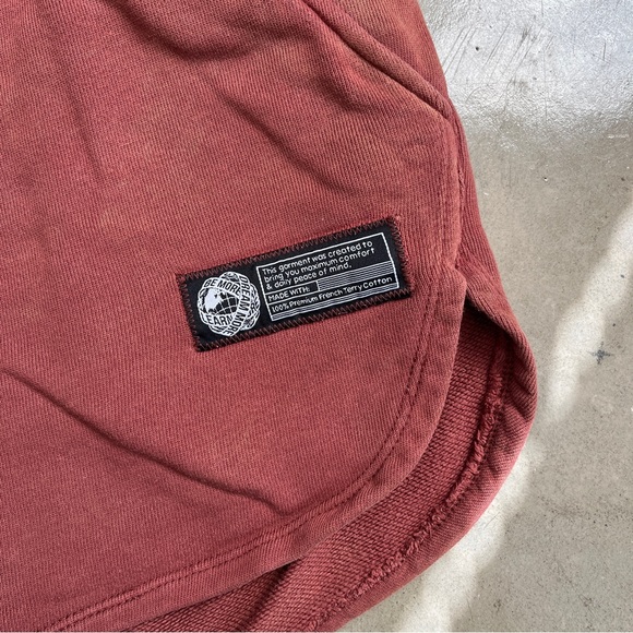 alphalete very terry shorts in rust red - Picture 2 of 6